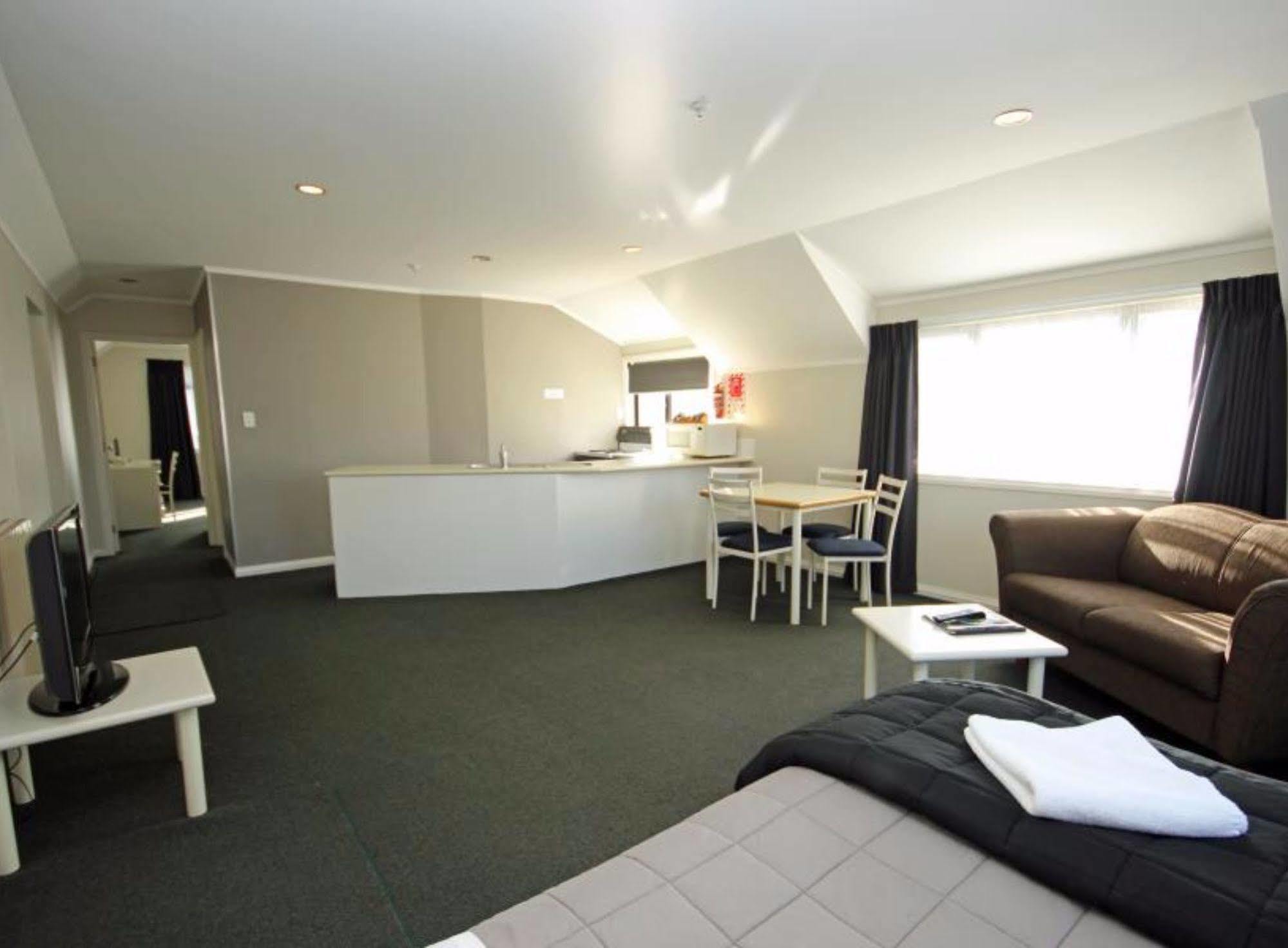 Champers Motor Inn Lower Hutt Kültér fotó