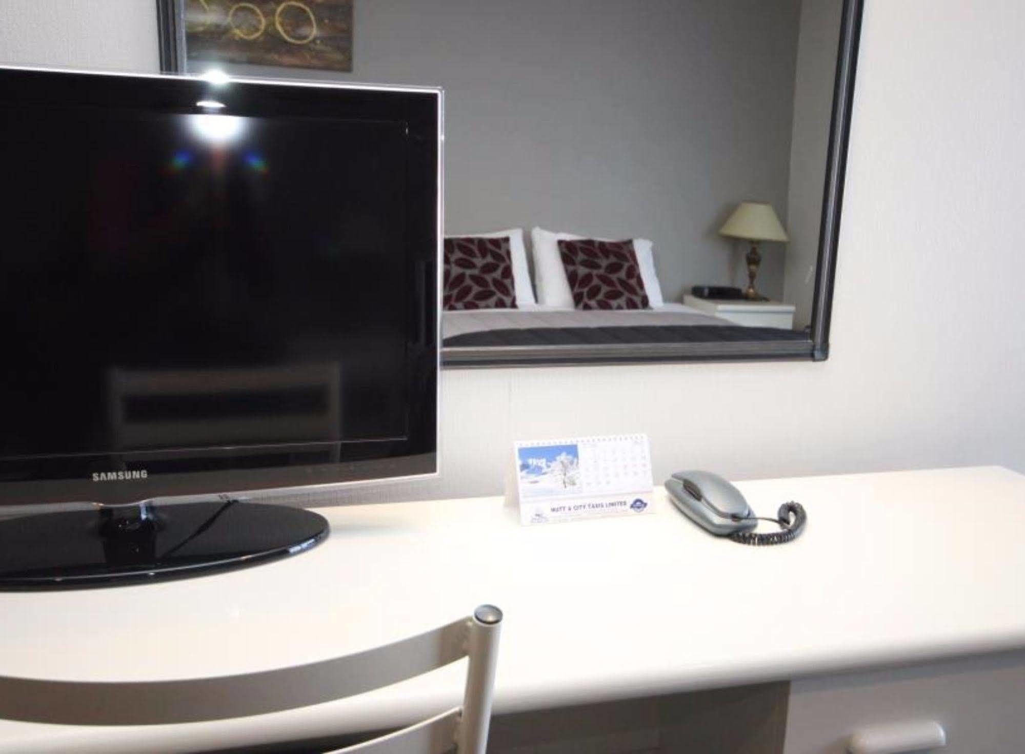 Champers Motor Inn Lower Hutt Kültér fotó